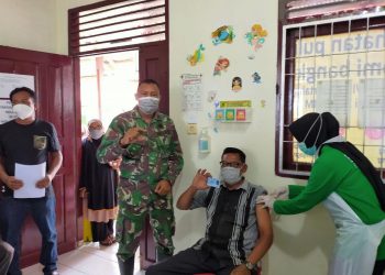 Danpos Kota Dampingi Serbuan Vaksin di Wilayah Koramil 03/Bgs