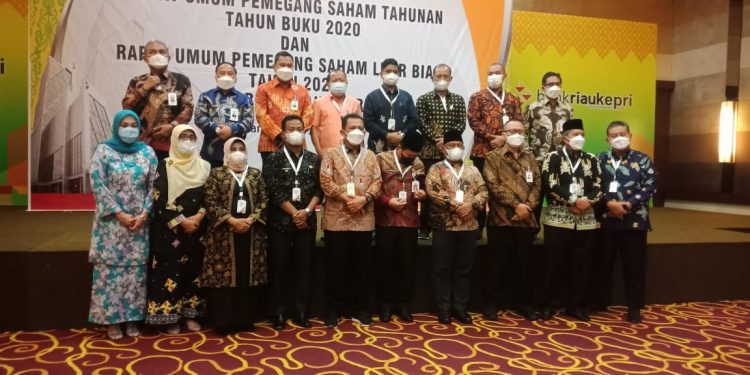 Wabup Rohil Hadiri RUPS Bank Riau Kepri