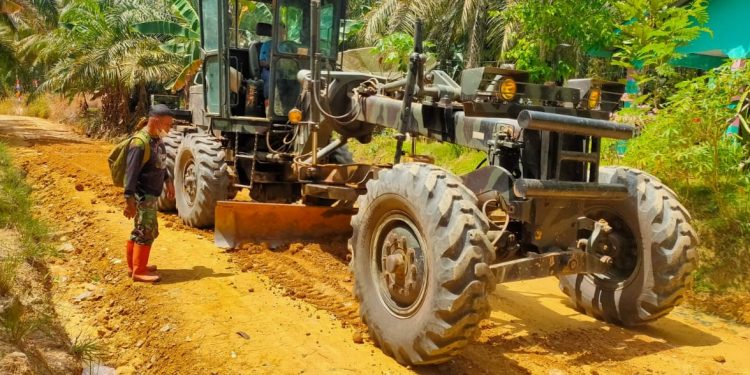 Percepat Pembangunan di Pekaitan, Satgas TMMD Kerahkan Alat Berat