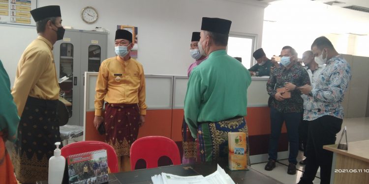 Perdana Ngantor Di Gedung Putih, Ini yang Dilakukan Afrizal-Sulaiman