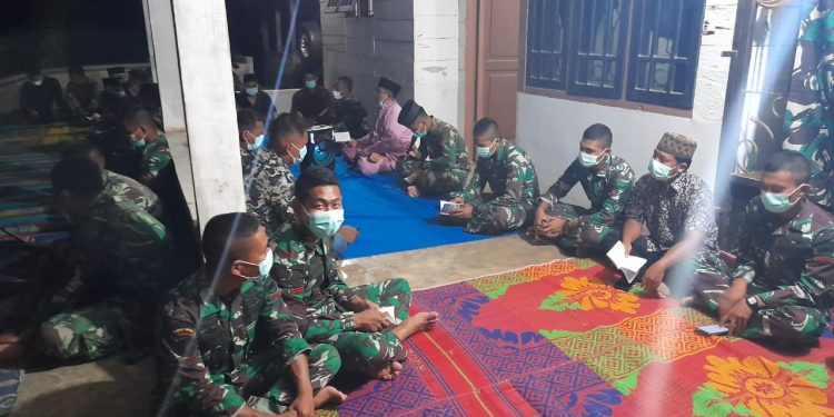 Anggota Satgas TMMD dan Warga Gelar Doa Bersama