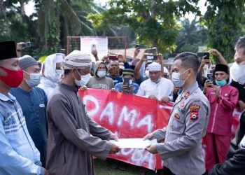 Tuntut Tangkap Bandar Narkoba, Warga Geruduk Polsek Simpang Kanan