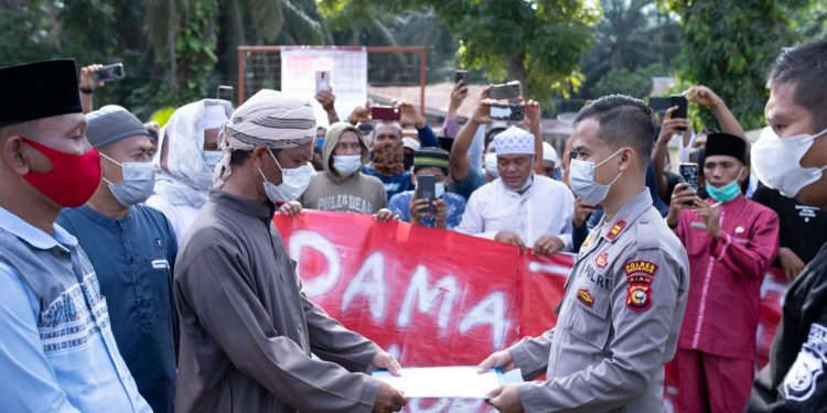 Tuntut Tangkap Bandar Narkoba, Warga Geruduk Polsek Simpang Kanan