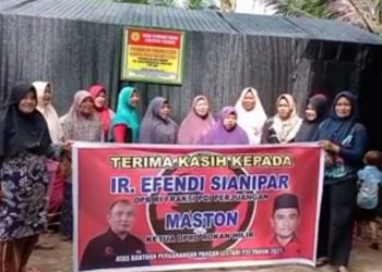 Dapat Bantuan P2L, Emak-emak di Rohil Ucapkan Terimakasih kepada DPR RI dan Ketua DPRD