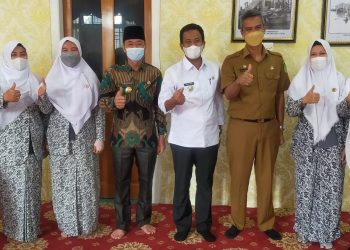 PC IBI Lakukan Silaturahmi, Bupati Rohil Terima UsulanTenaga Honorer Bidan Dijadikan Tenaga P3K