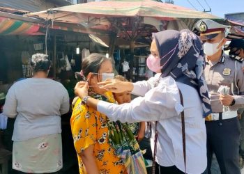 Agar Perekenomian Tetap Berjalan, Camat Sidak Prokes di Pajak Lama