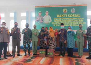 Bupati Rohil Hadiri Kegiatan Bakti Sosial Stunting dan Posyandu di Tanah Putih