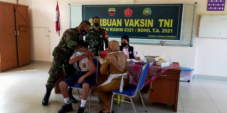 Babinsa Koramil 03/Bgs Kembali Gelar Serbuan Vaksin Pelajar