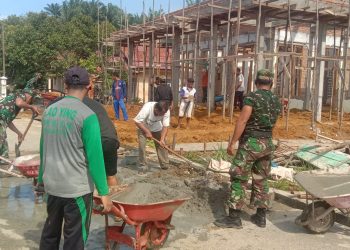 Dipimpin Danpos, Babinsa Koramil 03/Bgs Goro Pembangunan Musholla