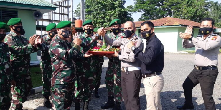 Koramil 03/Bgs Dapat Ucapan HUT TNI ke 76 dari Polsek Bagan Sinembah
