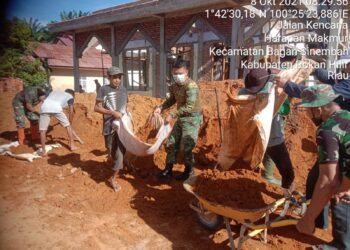 Babinsa Koramil 03/Bgs Kembali Goro di Musholla Al Barokah