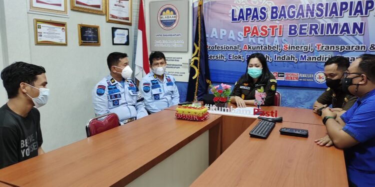 Perdana di Rohil, Kejari Bebaskan Penadah HP di Bagansiapiapi