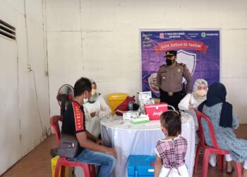 Bersama Puskesmas, Polsek Pujud Gelar Vaksinasi di PT Tunggal Mitra