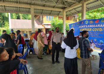 Kapolsek Pujud Tinjau Vaksinasi di Air Hitam