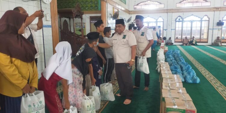 KSJ Rohil Santuni Anak Yatim dan Kaum Dhuafa Sekaligus Serahkan Donasi Semeru