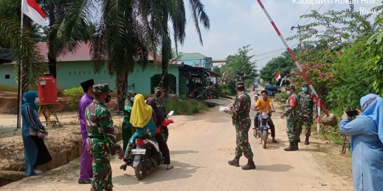 Babinsa Koramil 03/Bgs Kembali Tegakkan Prokes, Kali Ini di Balai Jaya