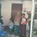 Dampingi Nakes Vaksin Door To Door, Babinsa Serahkan Bantuan Sembako
