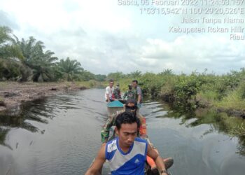 Rawan Titik Api, Babinsa Koramil 03/Bgs Patroli Karhutla Naik Perahu
