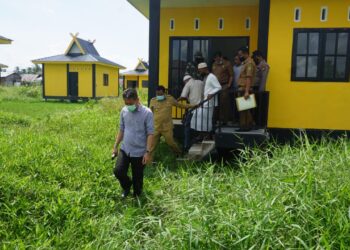 Bupati dan Wabup Rohil Tinjau Pembangunan 15 Unit Restlemen di Bagan Hulu