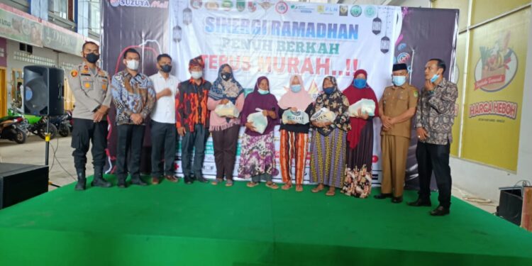 Jelang Hari Raya Idul Fitri, Tim SUMBER Salurkan 350 Paket Tebus Murah
