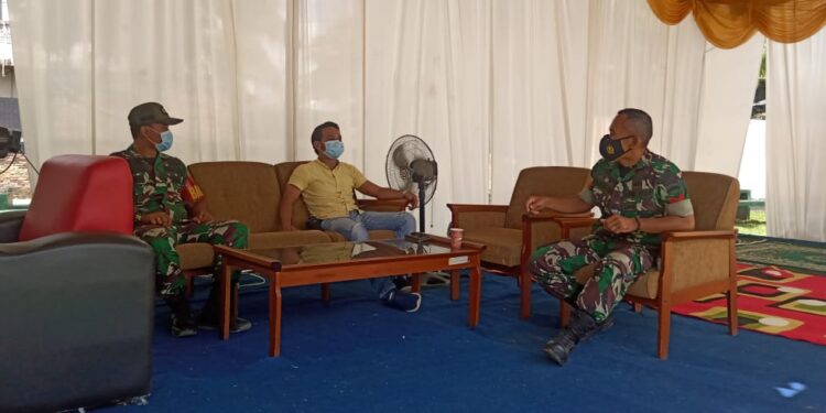 Sediakan Rest Area, Babinsa Koramil 03/Bgs Komsos dengan Pemudik