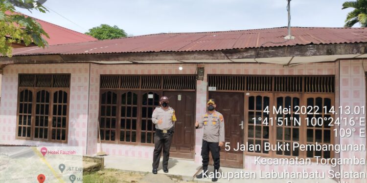 Kapolsek Turun Patroli Rumah Warga yang Ditinggal Mudik