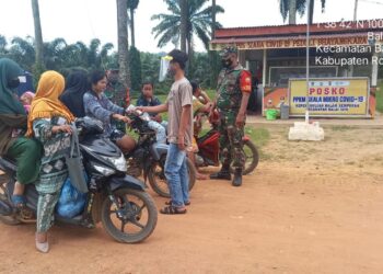 PPKM Diperpanjang, Babinsa Koramil 03/Bgs Kembali Tegakkan Prokes
