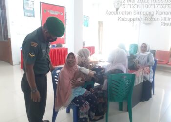 Babinsa Koramil 03/Bgs Kembali Lakukan Pendampingan Vaksinasi