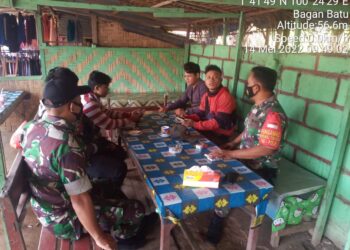 Danpos Kota Koramil 03/Bgs Pimpin Komsos di Kampung Pancasila