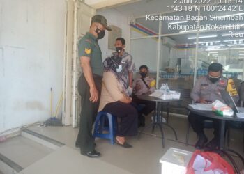Genjot Pencapaian, Babinsa Koramil 03/Bgs Lakukan Pendampingan Vaksin