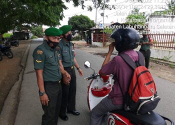 Koramil 03/Bgs Tegakkan Prokes PPKM di Simpang Kanan