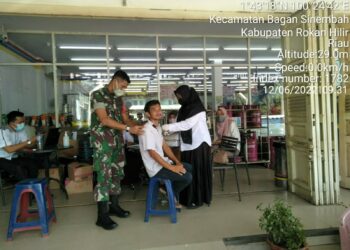 Lagi, Babinsa Koramil 03/Bgs Lakukan Pendampingan Vaksin