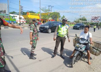 Kembali, Babinsa Koramil 03/Bgs Tegakkan Prokes PPKM 