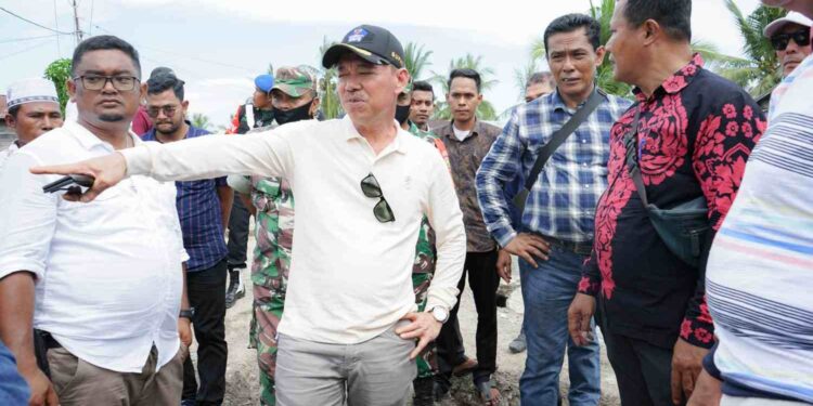 Bawa Kadis PUPR dan Perikanan, Afrizal Sintong Turun Langsung Serap Aspirasi Masyarakat Pulau Halang dan Palika