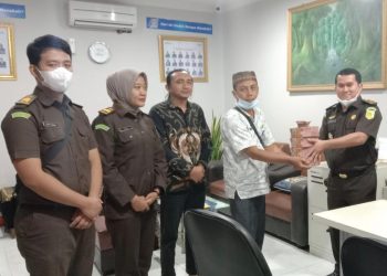 Kejari Rohil Setorkan Uang Hasil Tipikor 411 Juta ke PJs Penghulu Panipahan Laut