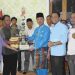 Dukung Sepakbola, Bupati Rohil Bagikan Hadiah Pembinaan Club