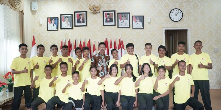 Bupati Rohil Lepas Atlet Wushu Ikuti Selekda Porwil Riau