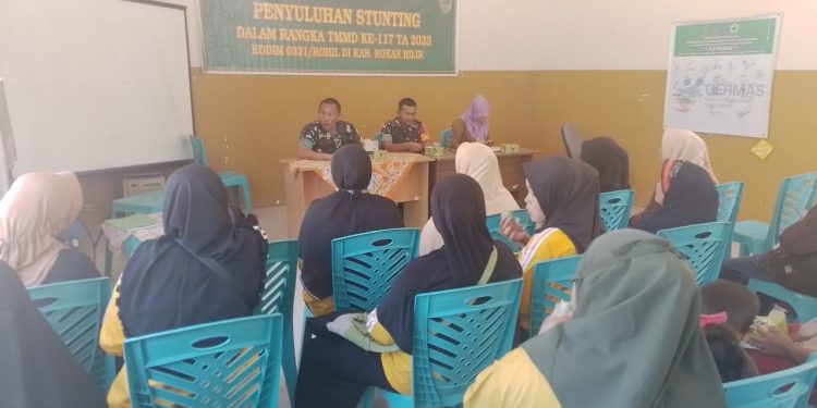 Cegah Stunting, Satgas TMMD Rohil Beri Penyuluhan Pada Warga
