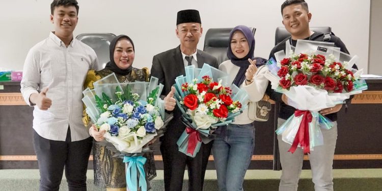 Dapat Nilai A, Bupati Rohil Afrizal Sintong Lulus Ujian Tesis di Pascasarjana UIR