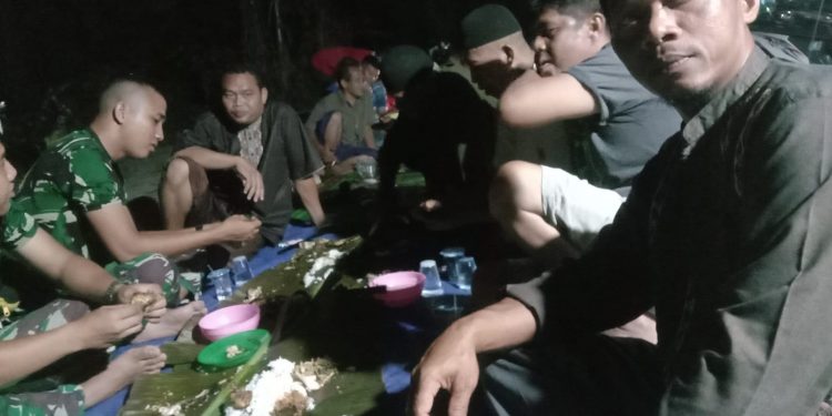 Ungkapan Terimakasih, Warga Ajak Satgas TMMD Rohil Kenduri Bersama 