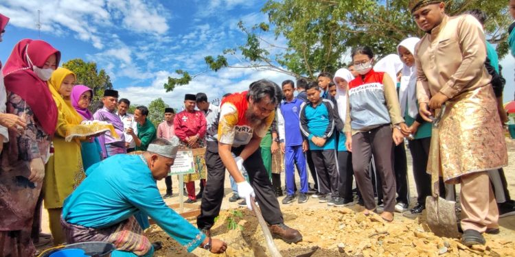 Dukung Program Adiwiyata, PHR Tanam 250 Bibit Pohon untuk Penghijauan Sekolah