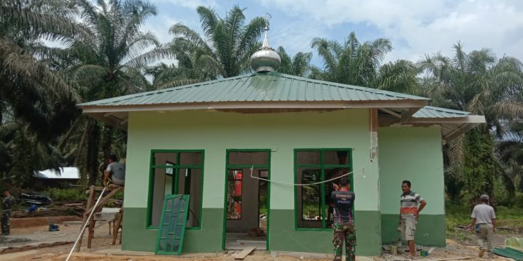 Hampir 100 Persen, Satgas TMMD Rohil Gesa Pembangunan Musholla Al Hidayah