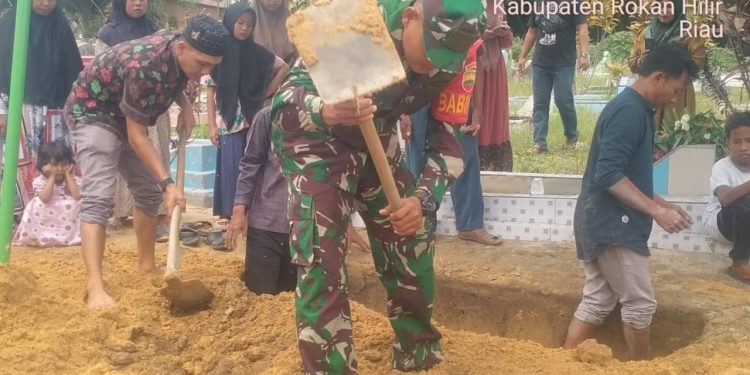 Babinsa Koramil 0321-06/Tanjung Medan Laksanakan Fardu Kifayah