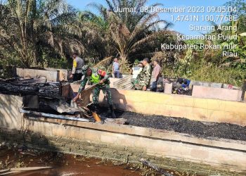 Koramil 06/TM Kodim 0321/Rohil Pimpin 3 Pilar Pelaksanaan Goro Pembersihan Bekas Terbakar Rumah Masyarakat 