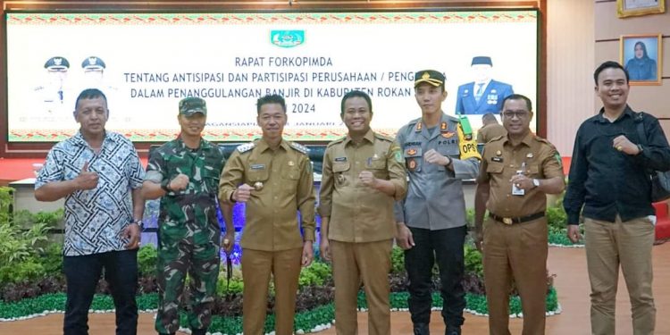 Bupati Rohil Pimpin Rapat Forkopimda Tentang Antisipasi dan Partisipasi Perusahaan Dalam Penanggulangan Banjir