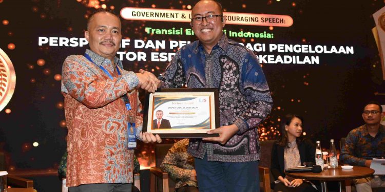 Dirut PHR Chalid Said Salim Raih Penghargaan Pimpinan Perusahaan Hulu Migas Terbaik