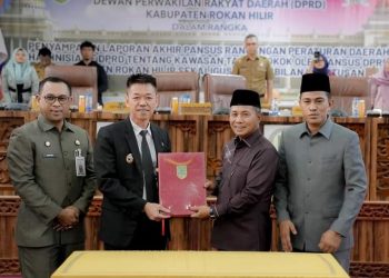 Paripurna DPRD Rohil Sahkan Perda Area Tanpa Asap Rokok