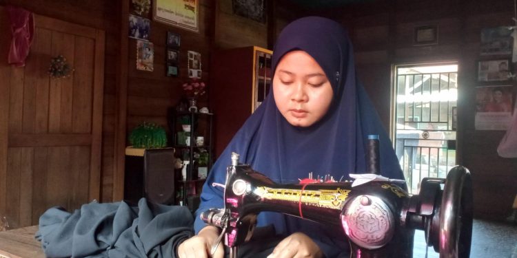 Laudia Cinta Bella, Jahit Indahnya Masa Depan Lewat Vokasi PHR