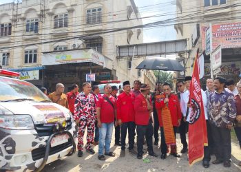 Bupati Bistamam Lepas 7 Truk Bantuan PBB Rohil untuk Korban Banjir Tapanuli