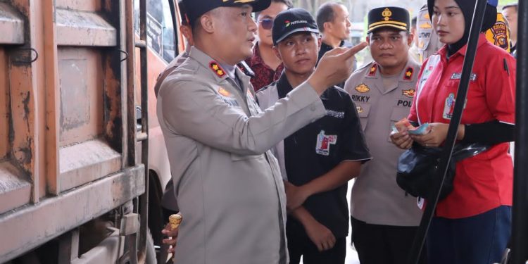 Kapolres Rohil Cek Stok BBM di Dua SPBU, Pastikan Pasokan Aman Selama Operasi Lilin 2025